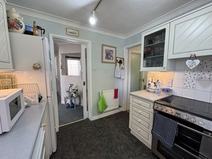 KITCHEN B- click for photo gallery